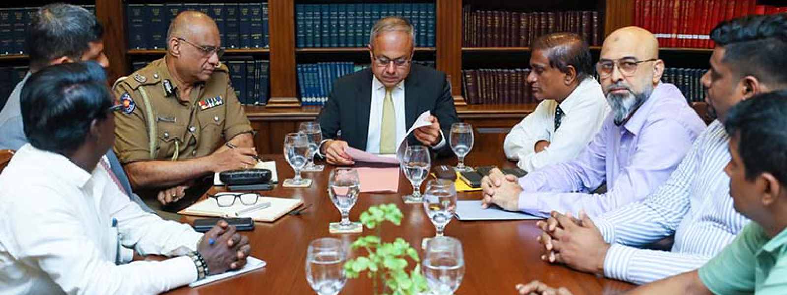 උත්සව සමයේ පදික වෙළෙඳුන්ගේ ගැටලු විසඳීමට පියවර